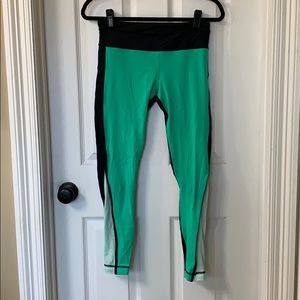 Excellent condition green & black lululemon pants